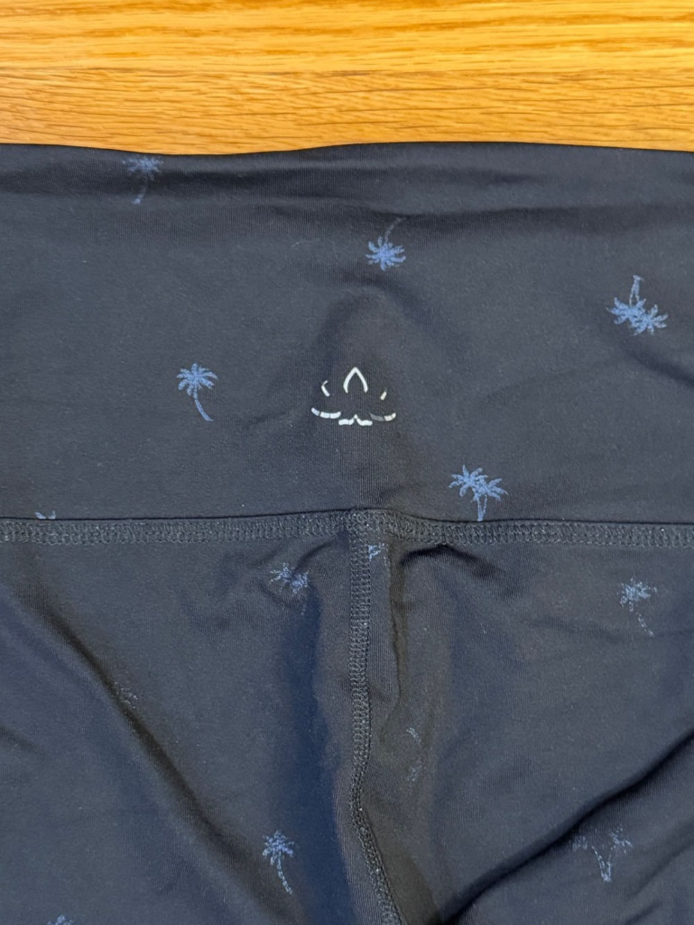 Beyond Yoga Black Palm Tree High Waisted Midi Leggings - Size Large - Picture 8 of 8